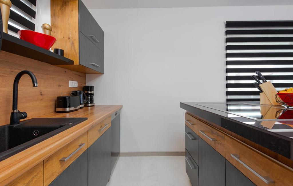 Luxurioeses Penthouse Welle Mit Whirlpool, Grill Und Meerblick Вир Экстерьер фото